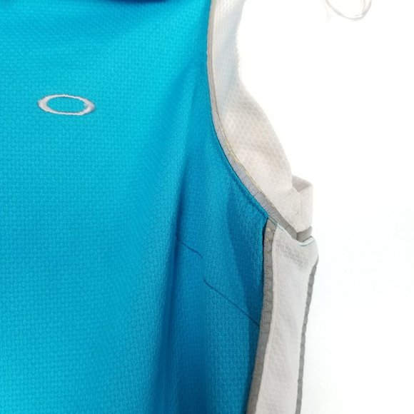 OAKLEY Sleeveless Activewear Top Collared 1/4 Snap Electric Blue Women's size XS - Picture 4 of 4